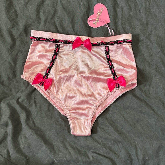 Sugar Thrillz Retro Pink Satin Lingerie Set Small NWT Discontinued Dolls Kill - Picture 8 of 9
